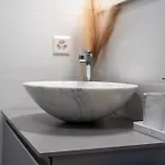 Appartamento Center - Free Parking, Netflix And Wi-fi *