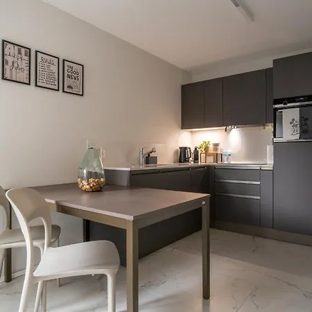 Apartman Center - Free Parking, Netflix And Wi-fi *